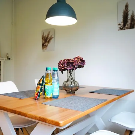 Erholsames Wohnen Fuer 6 Personen-3 Schlafzimmer-Parkplatz-Waschmaschine-Garten *