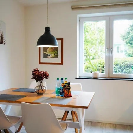 Erholsames Wohnen Fuer 6 Personen-3 Schlafzimmer-Parkplatz-Waschmaschine-Garten *